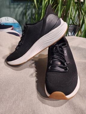 Kuru Atom 2 Women's Black Athletic Shoes Sneakers.  Plantar Fasciitis, Heel pain
